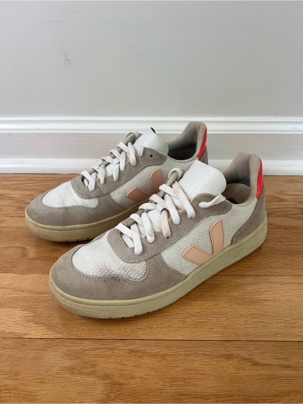VEJA V-10 Mesh/Suede Low-Top Sneakers in White/Petal Pink/Fuo Orange - Picture 4 of 9